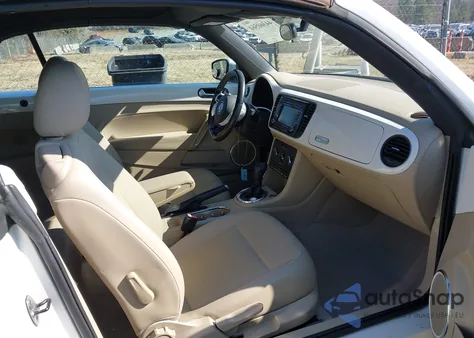 2013 Volkswagen Beetle 2.5L z USA, uszkodzony, nr VIN 3VW5P7AT8DM832575